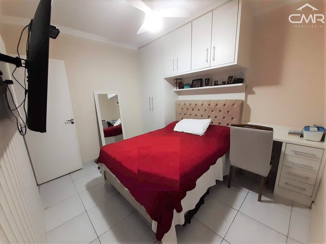 Apartamento com 2 Dormitórios à venda, 55 m² por R$ 180.000,00 Apartamento com 2 Dormitórios à venda, 55 m² por R$ 180.000,00