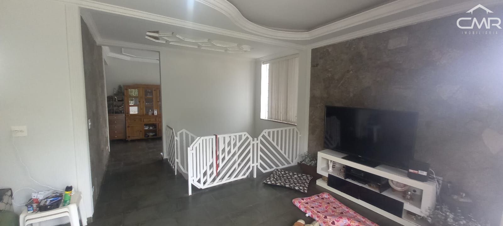 Casa à venda com 4 quartos, 340m² - Foto 2
