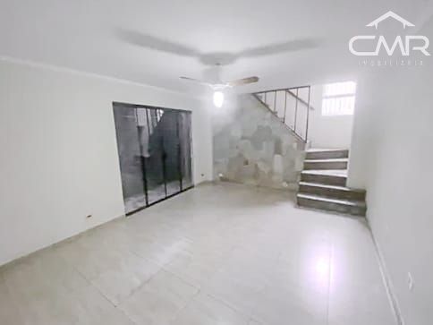 Casa à venda com 3 quartos, 159m² - Foto 3