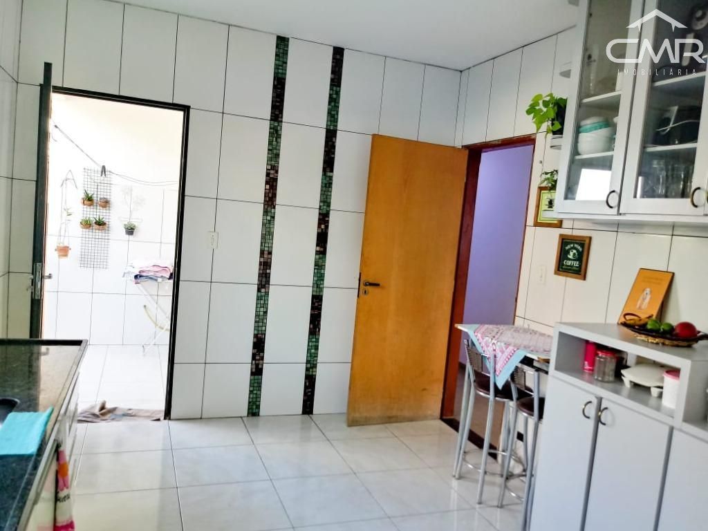 Casa à venda com 3 quartos, 205m² - Foto 12