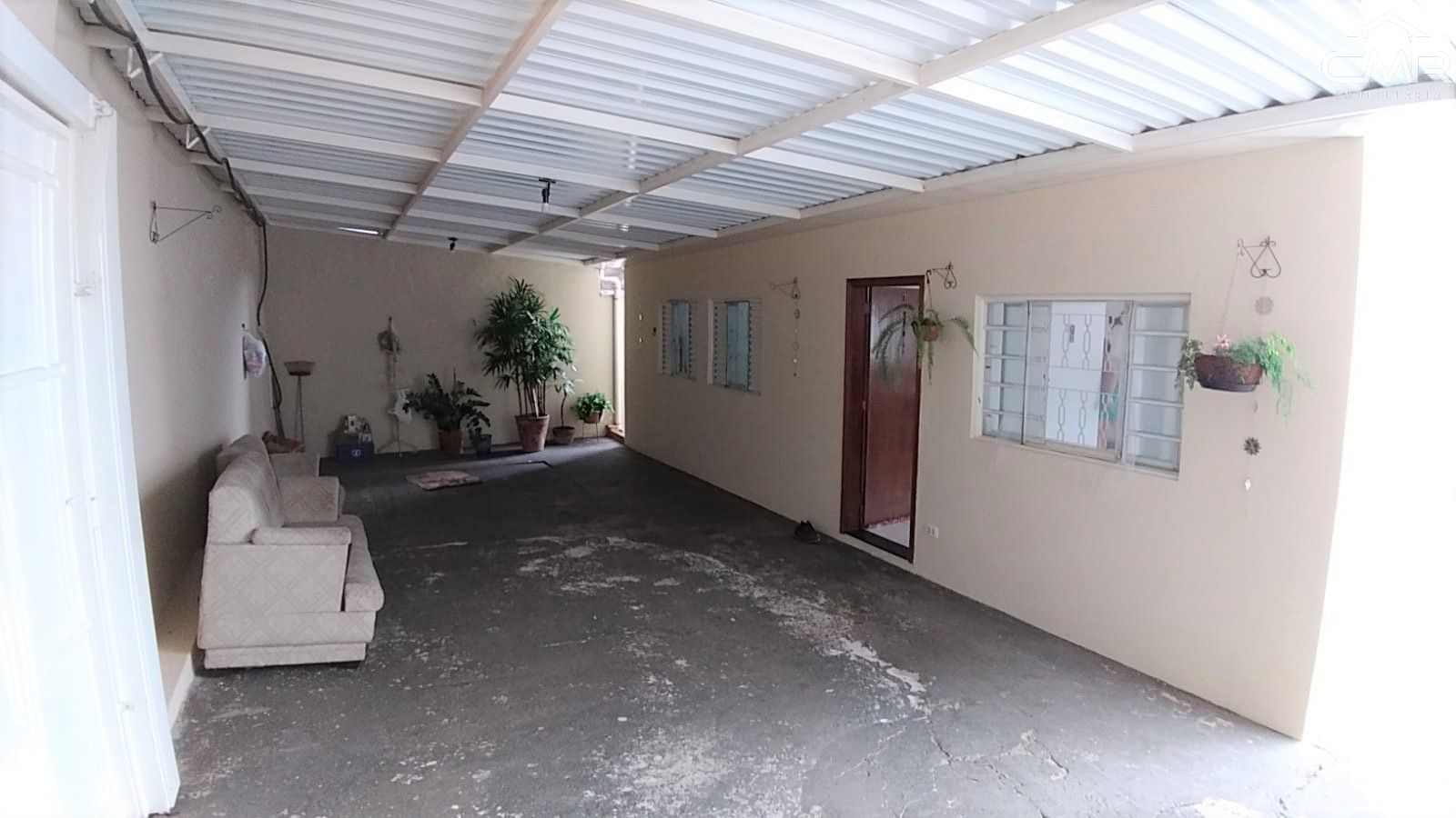 Casa à venda com 3 quartos, 194m² - Foto 1