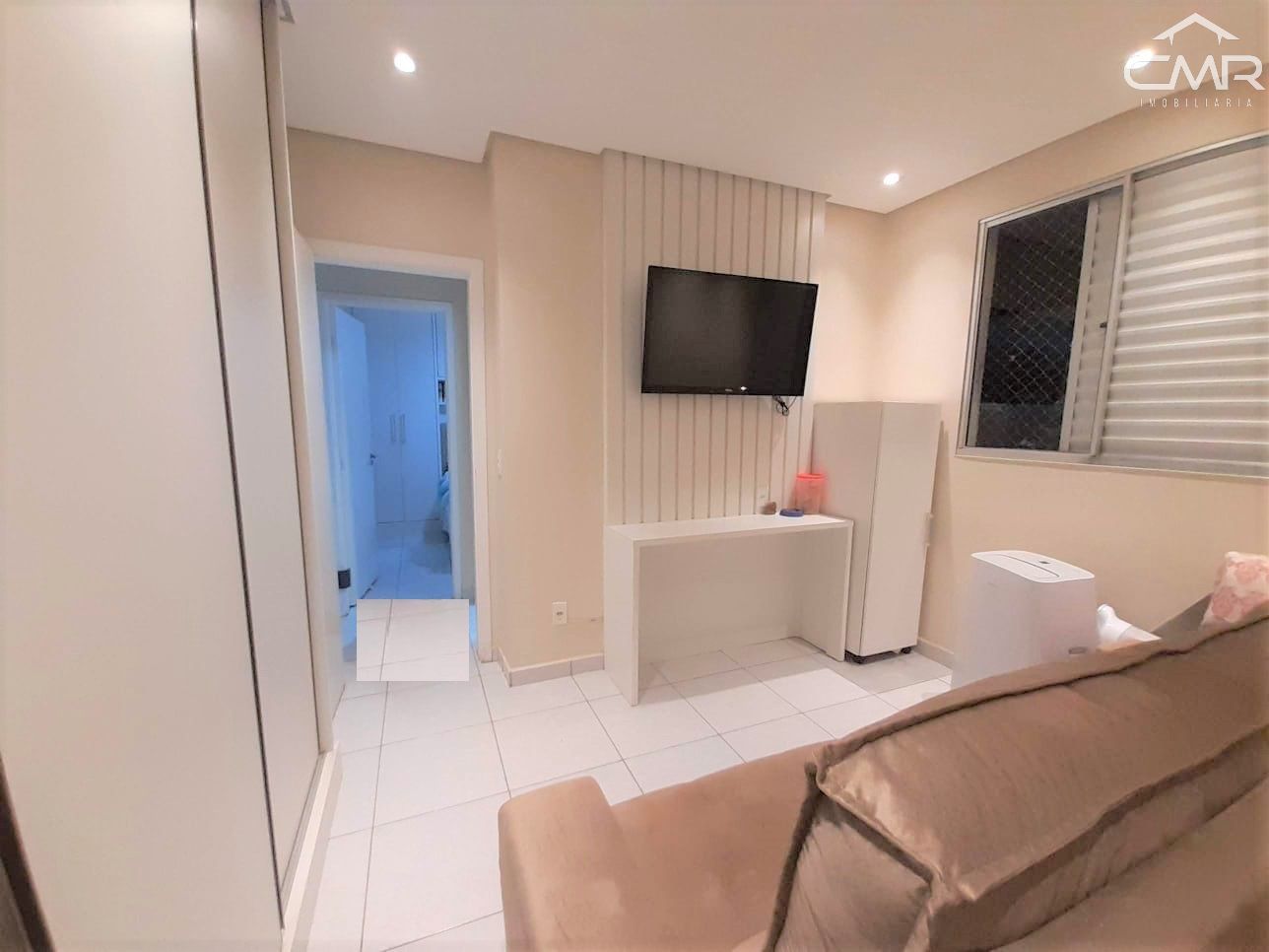 Apartamento com 2 Dormitórios à venda, 55 m² por R$ 180.000,00 Apartamento com 2 Dormitórios à venda, 55 m² por R$ 180.000,00