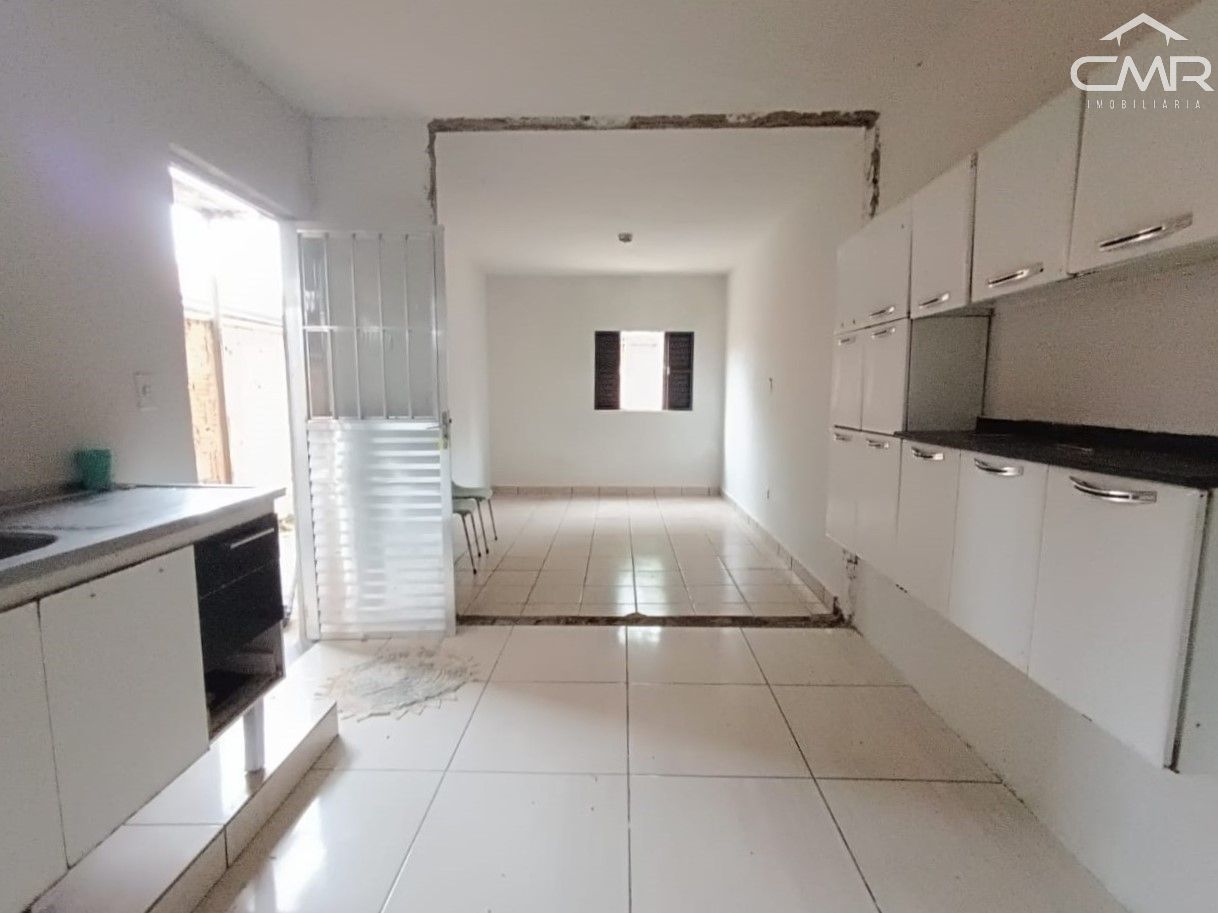 Casa à venda com 3 quartos, 80m² - Foto 2