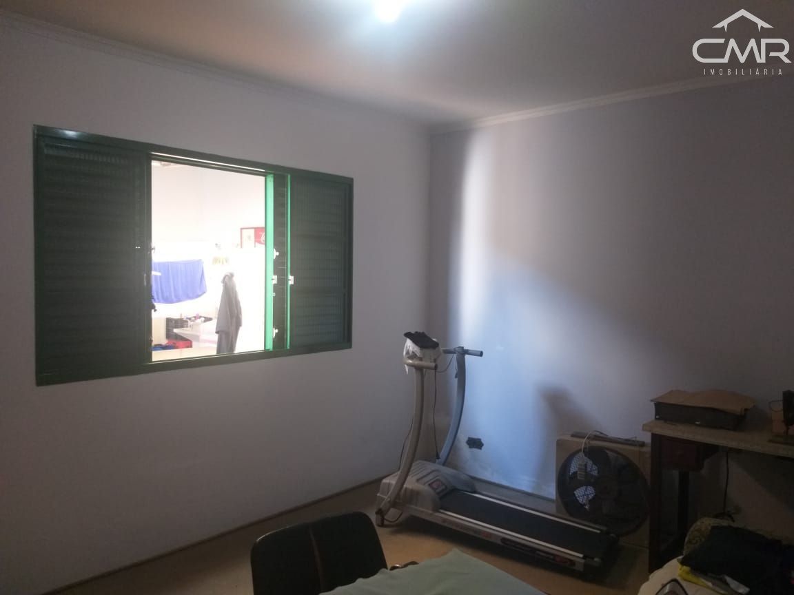 Casa à venda com 3 quartos, 232m² - Foto 17