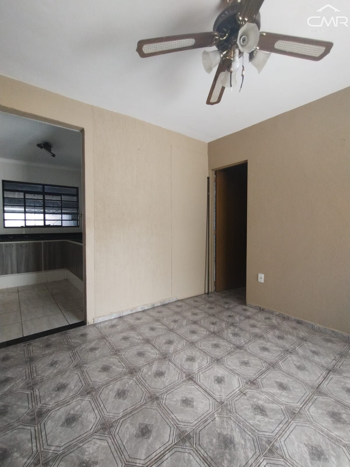 Casa à venda com 2 quartos, 119m² - Foto 2