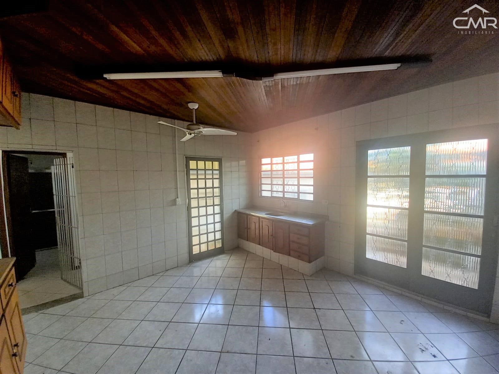 Casa à venda com 3 quartos, 180m² - Foto 17