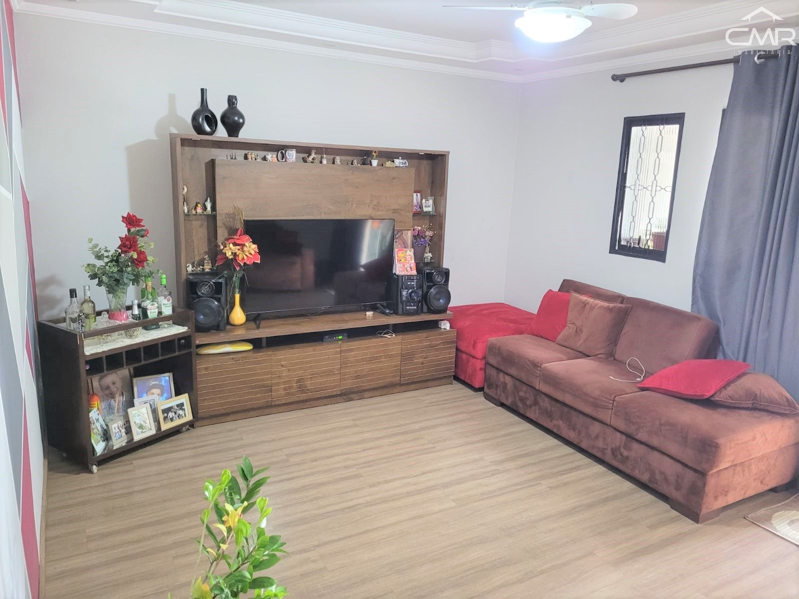 Casa à venda com 2 quartos, 95m² - Foto 1