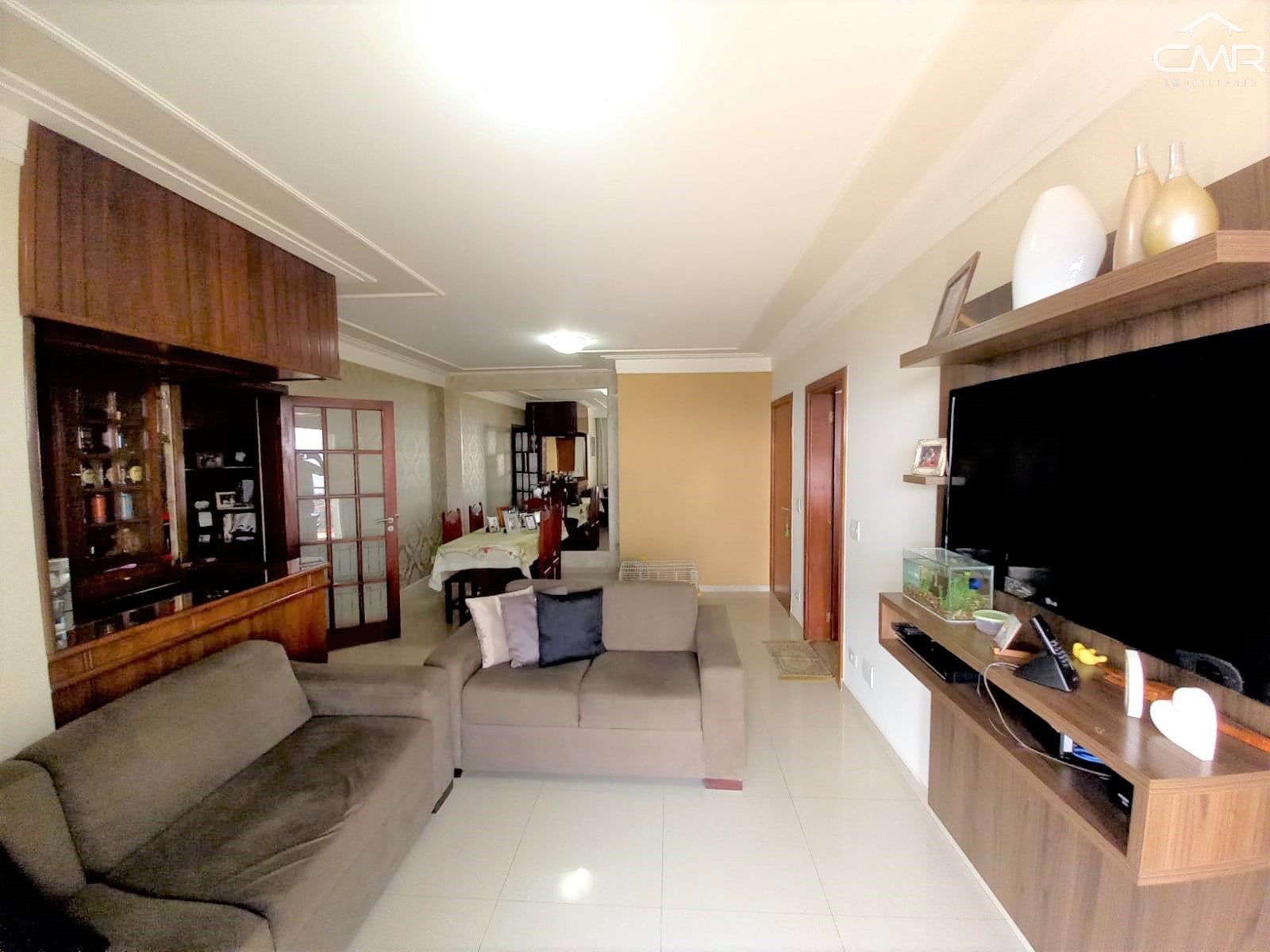 Apartamento à venda com 3 quartos, 124m² - Foto 1
