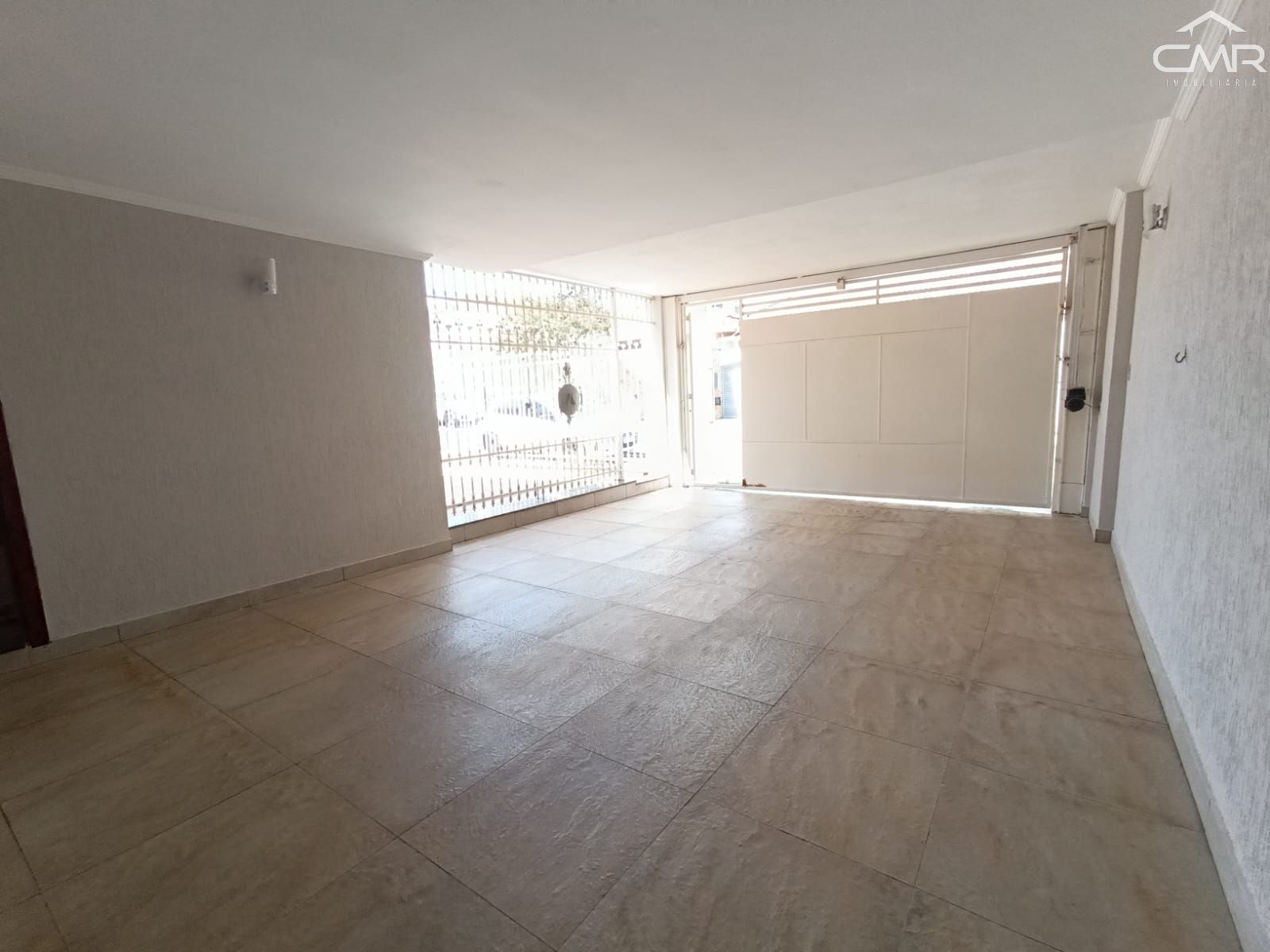 Casa à venda com 3 quartos, 128m² - Foto 2