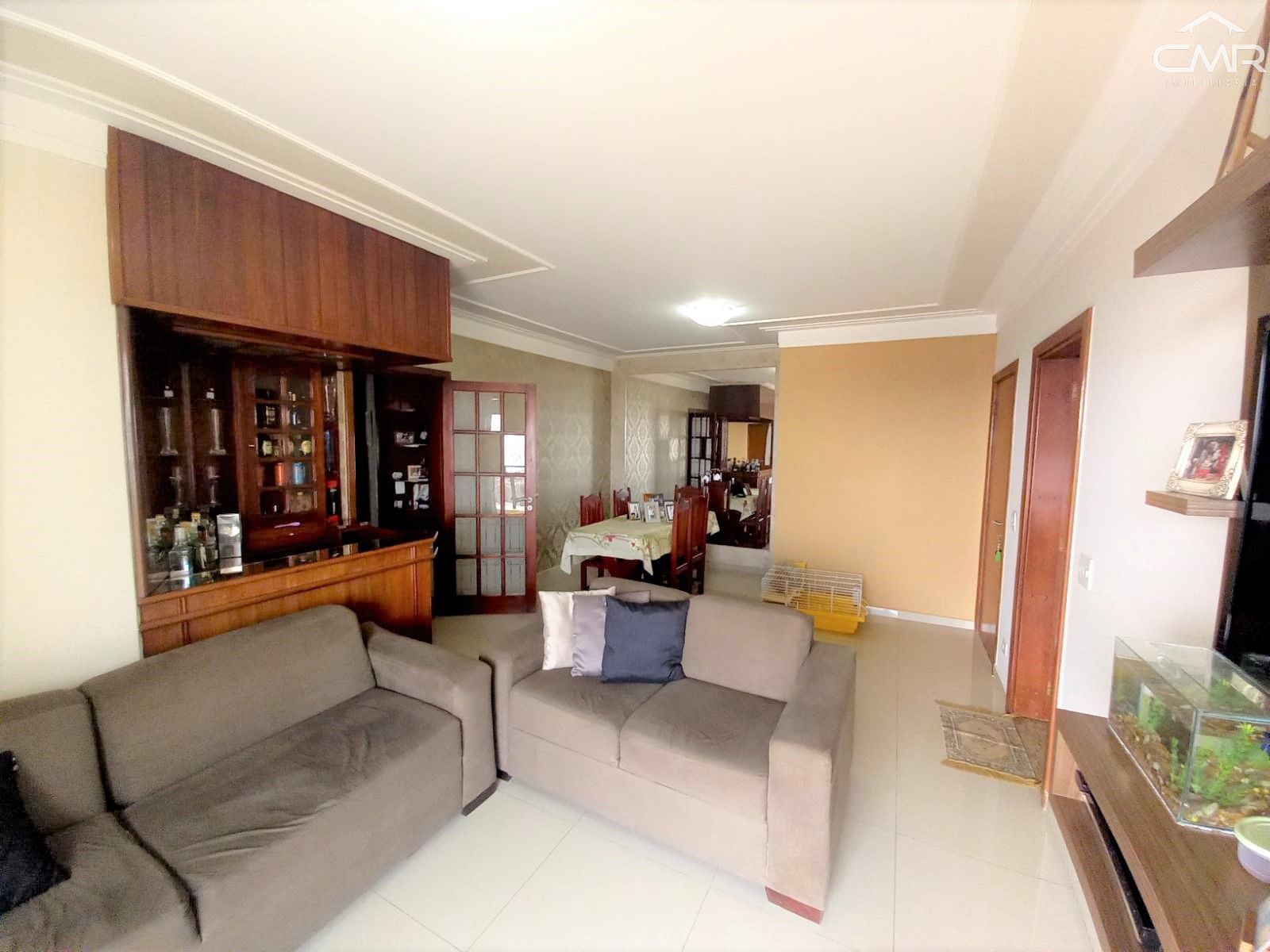 Apartamento à venda com 3 quartos, 124m² - Foto 2