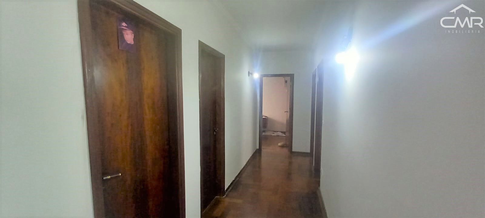 Casa à venda com 4 quartos, 340m² - Foto 17