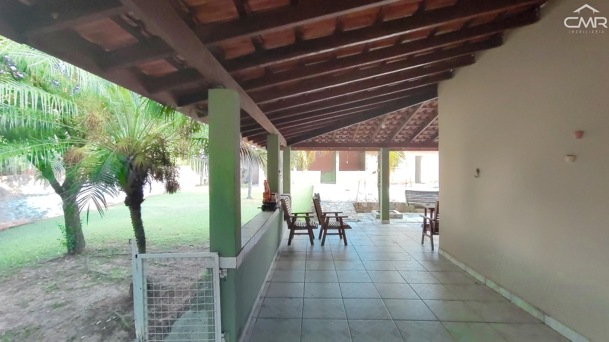 Chácara à venda com 3 quartos, 200m² - Foto 1