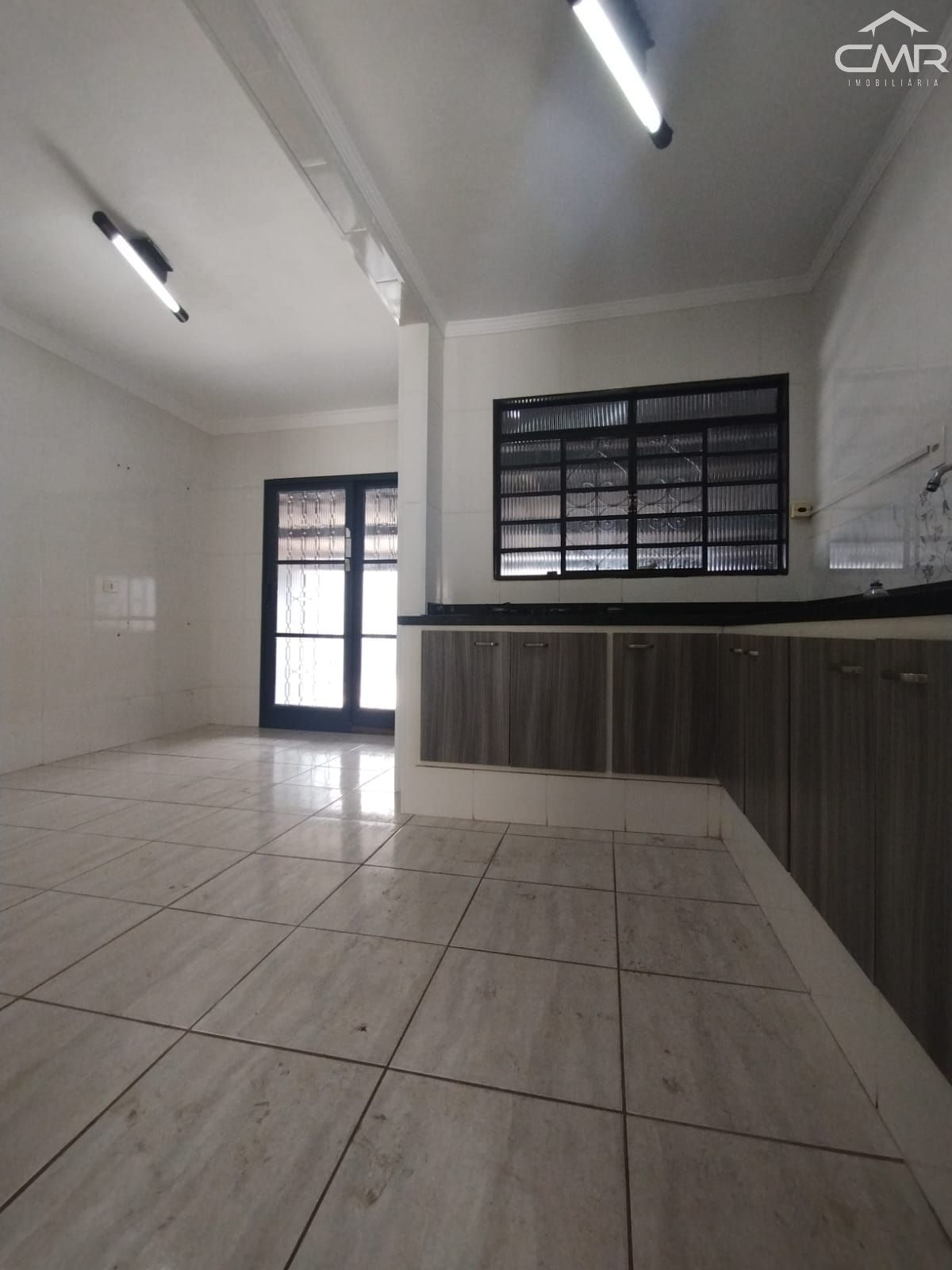 Casa à venda com 2 quartos, 119m² - Foto 4