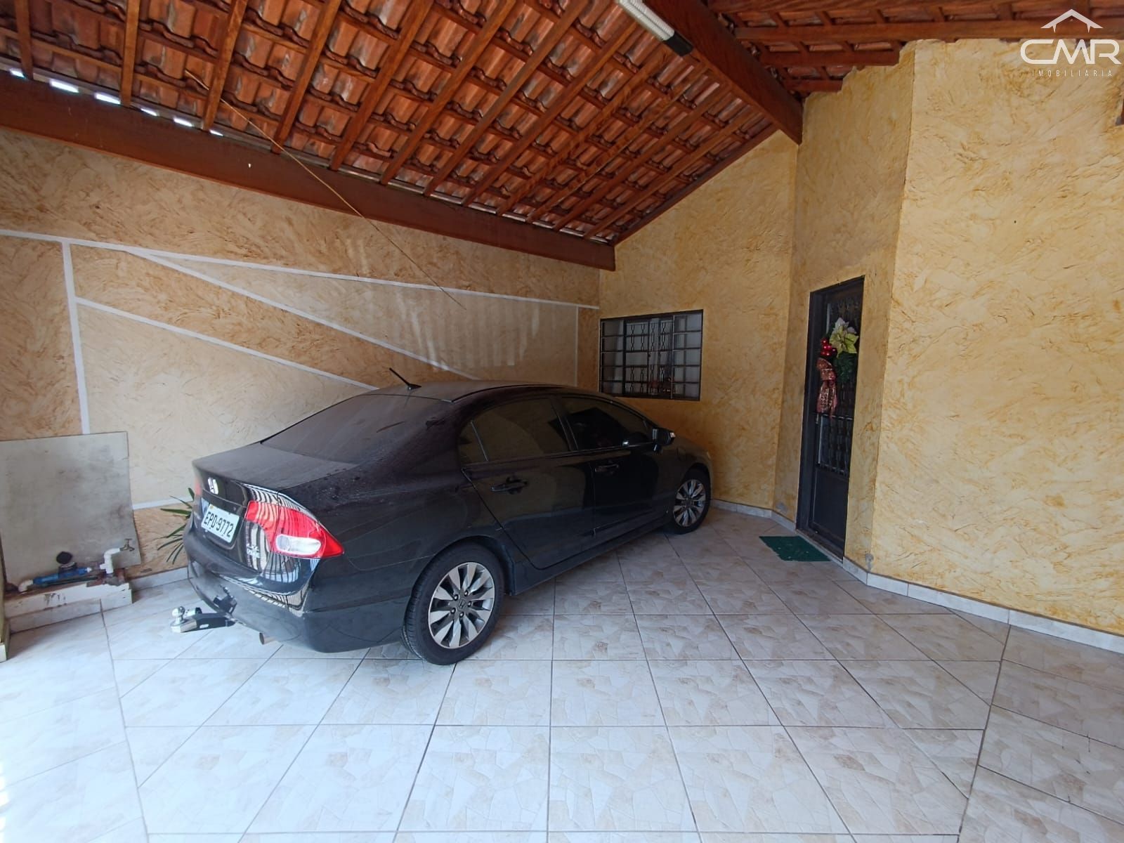 Casa à venda com 2 quartos, 120m² - Foto 2