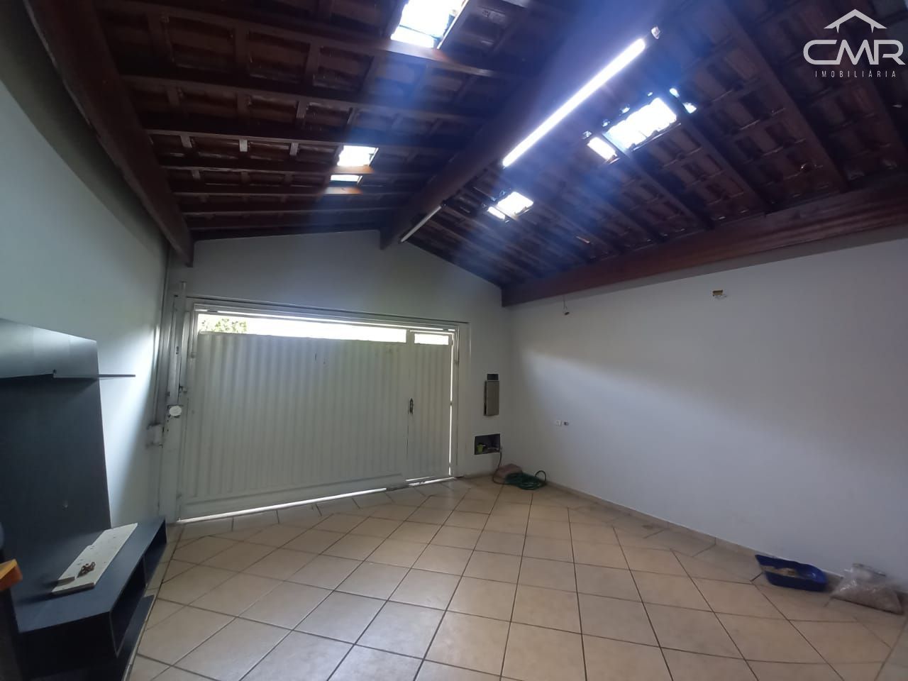 Casa à venda com 4 quartos, 189m² - Foto 2