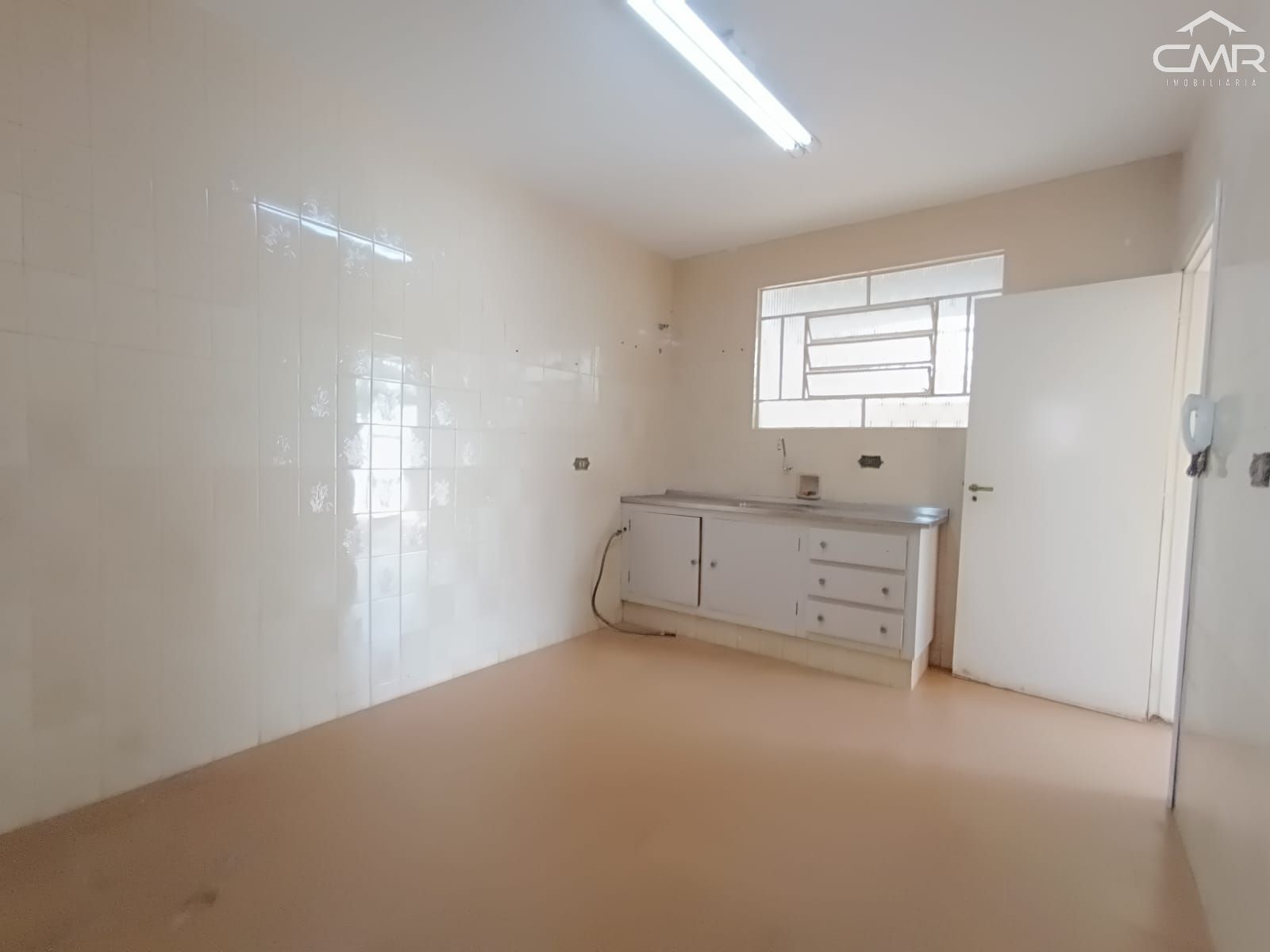 Casa à venda com 3 quartos, 128m² - Foto 8