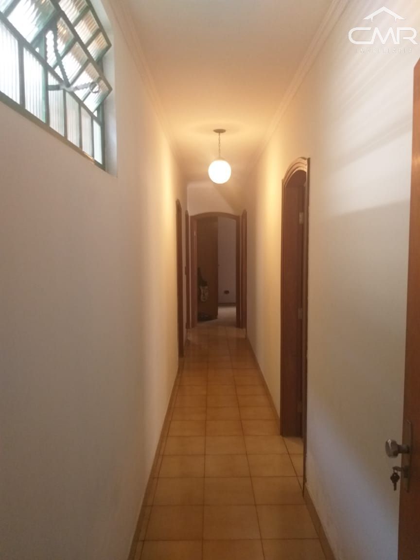 Casa à venda com 3 quartos, 232m² - Foto 11