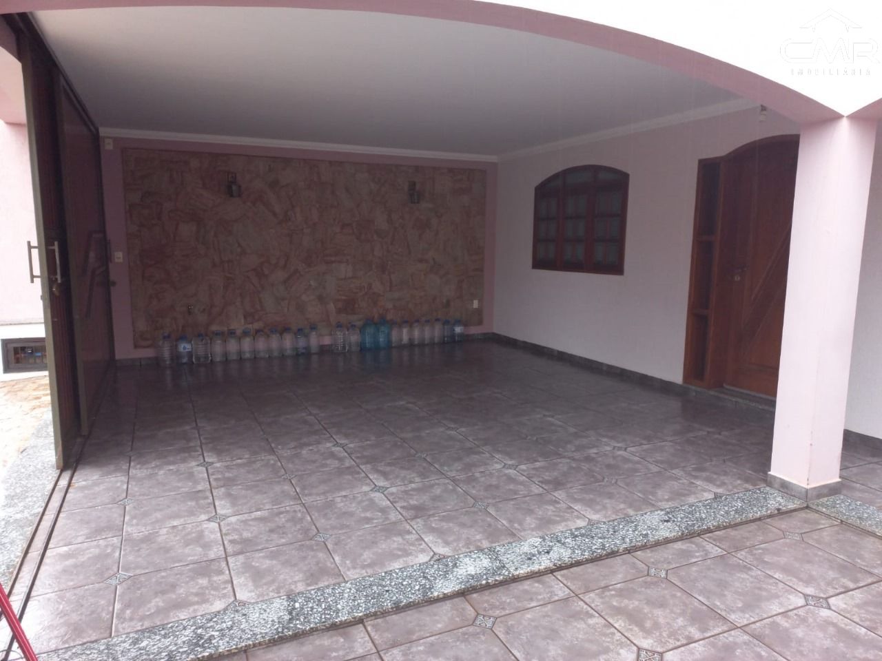 Casa à venda com 4 quartos, 257m² - Foto 2
