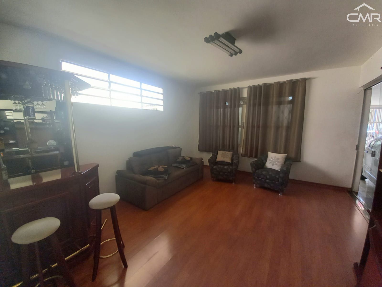 Casa à venda com 3 quartos, 183m² - Foto 2