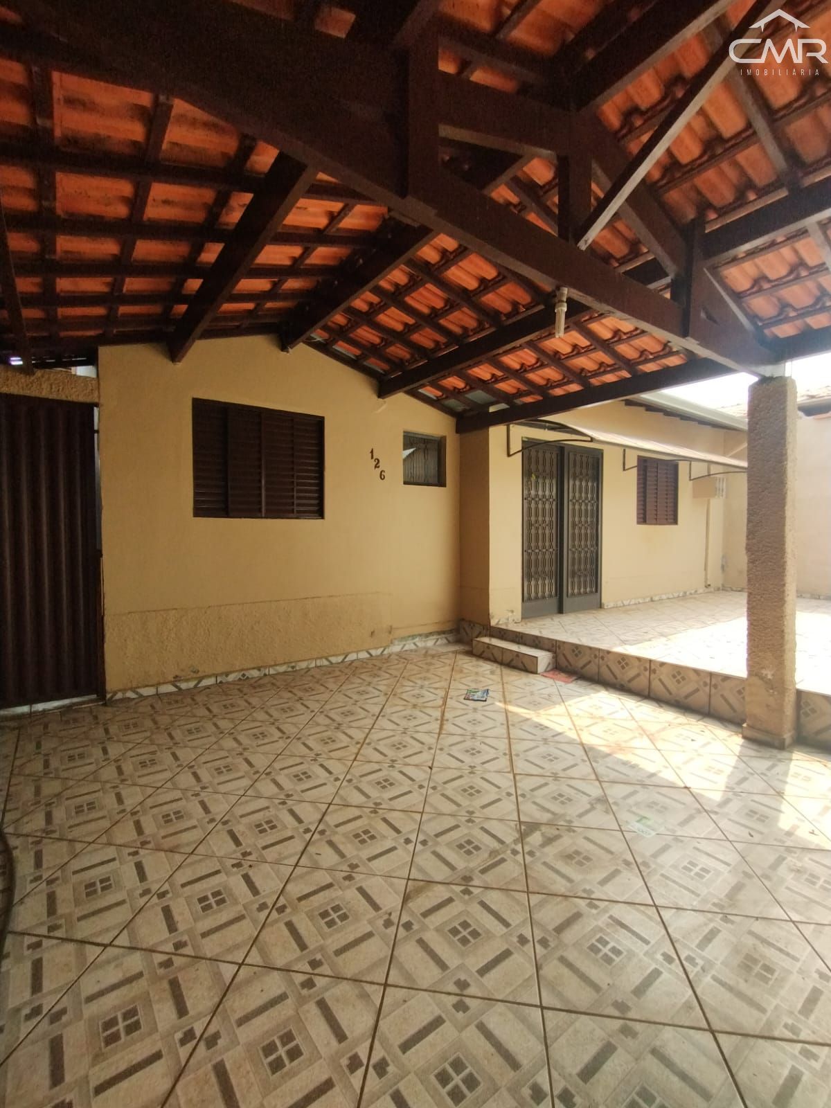 Casa à venda com 2 quartos, 119m² - Foto 1