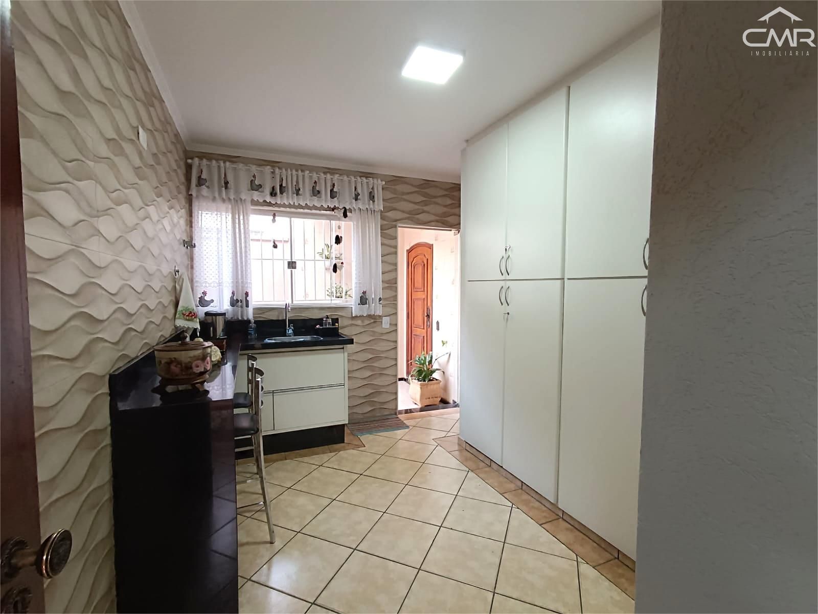 Casa à venda com 3 quartos, 233m² - Foto 12