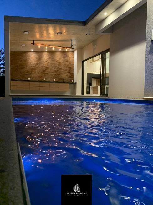 Casa de Condomínio à venda com 4 quartos, 240m² - Foto 2