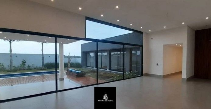 Casa de Condomínio à venda com 4 quartos, 486m² - Foto 2