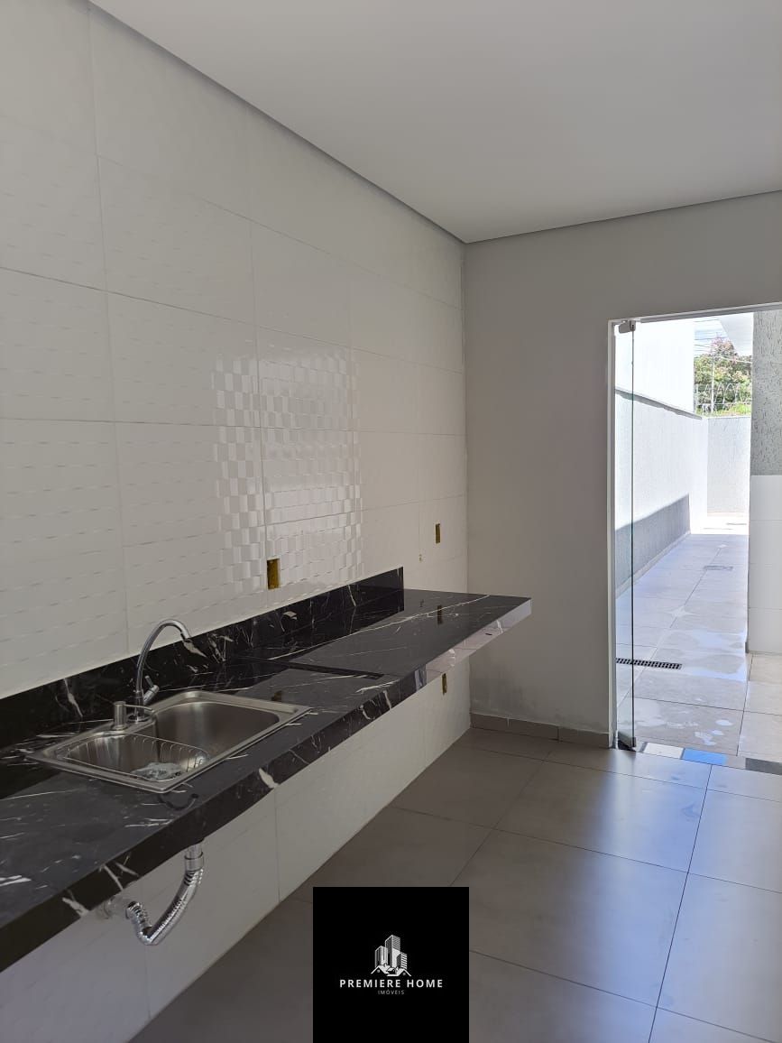 Casa à venda com 2 quartos, 70m² - Foto 5