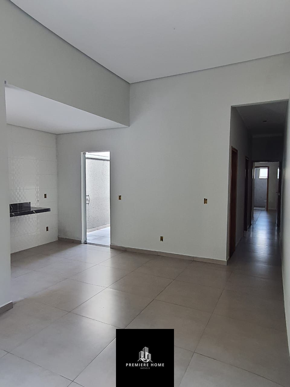 Casa à venda com 2 quartos, 70m² - Foto 3