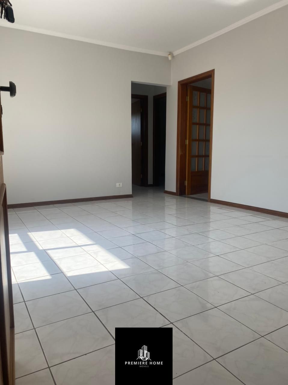 Apartamento à venda com 2 quartos, 71m² - Foto 2