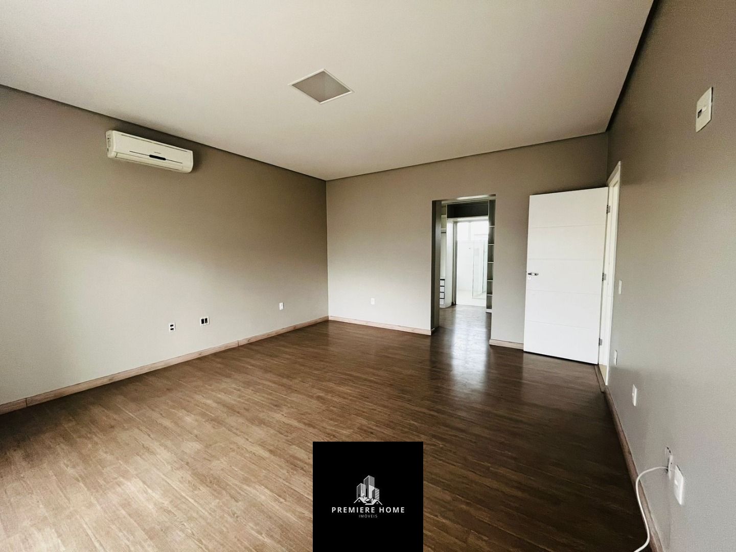 Casa de Condomínio para alugar com 4 quartos, 320m² - Foto 17