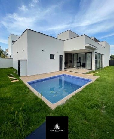 Casa de Condomínio à venda com 3 quartos, 239m² - Foto 1