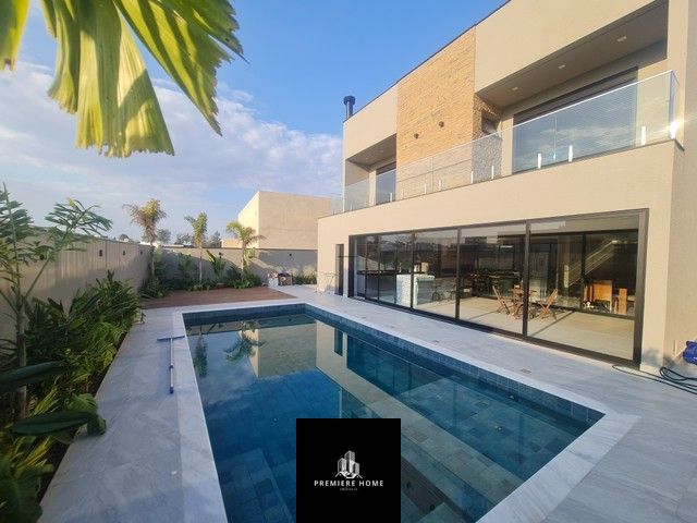 Casa de Condomínio à venda com 4 quartos, 347m² - Foto 2