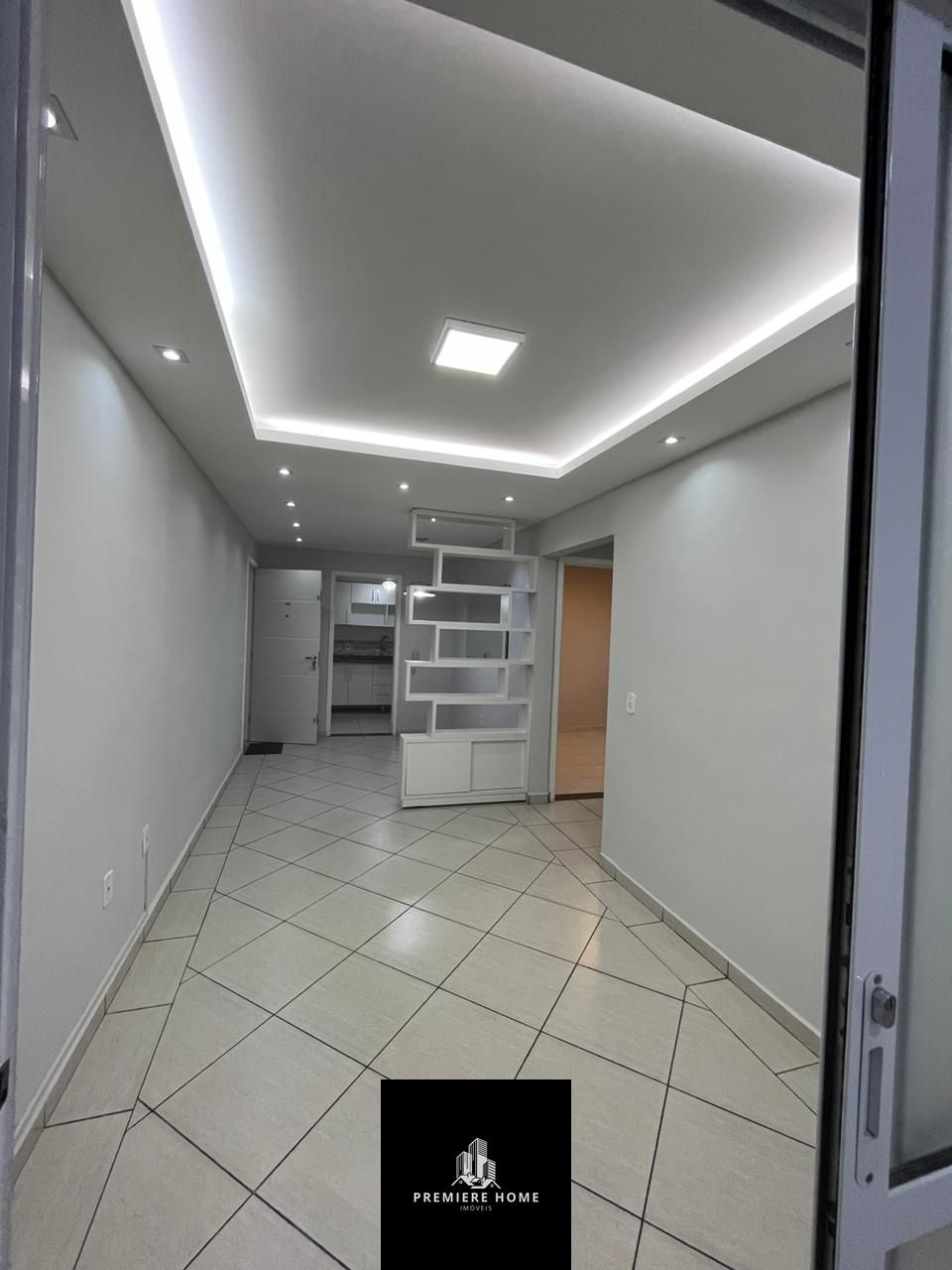 Apartamento à venda com 2 quartos, 64m² - Foto 5