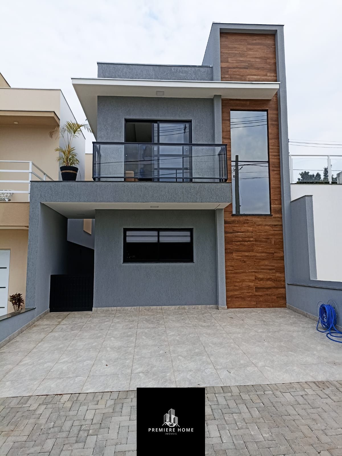 Casa à venda com 2 quartos, 150m² - Foto 1