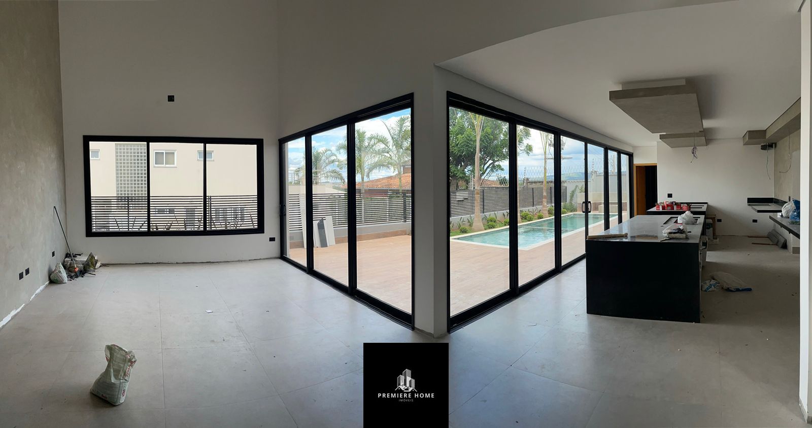 Casa de Condomínio à venda com 4 quartos, 380m² - Foto 2