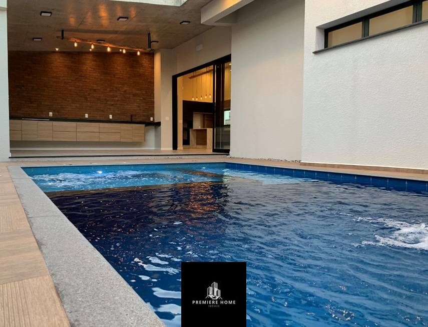 Casa de Condomínio à venda com 4 quartos, 240m² - Foto 1