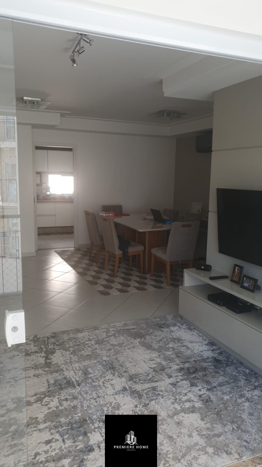 Apartamento à venda com 3 quartos, 116m² - Foto 2