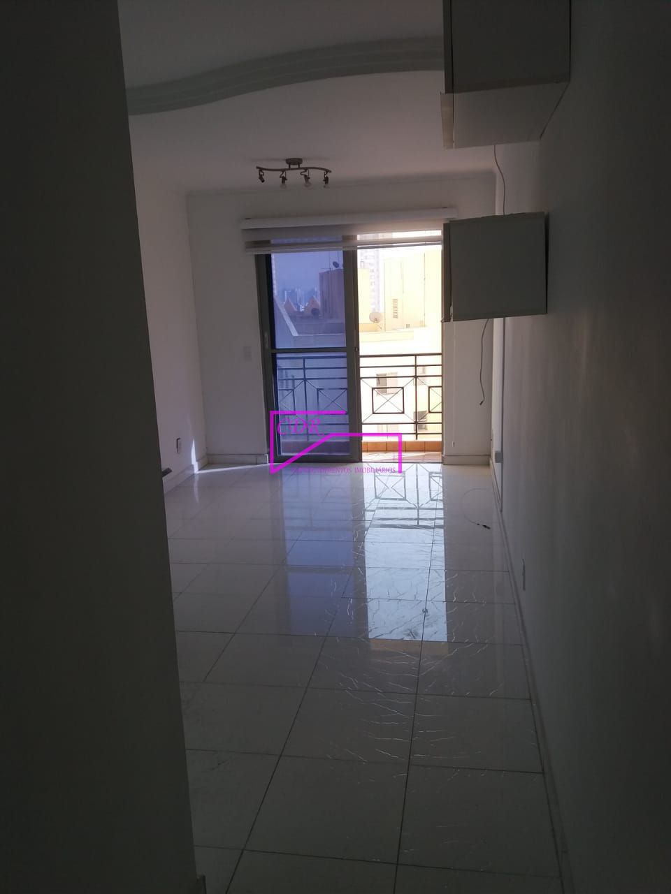 Apartamento à venda com 2 quartos, 65m² - Foto 2