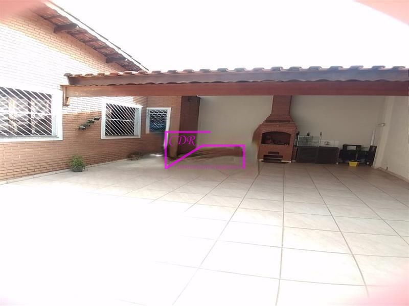 Casa à venda com 2 quartos, 146m² - Foto 1