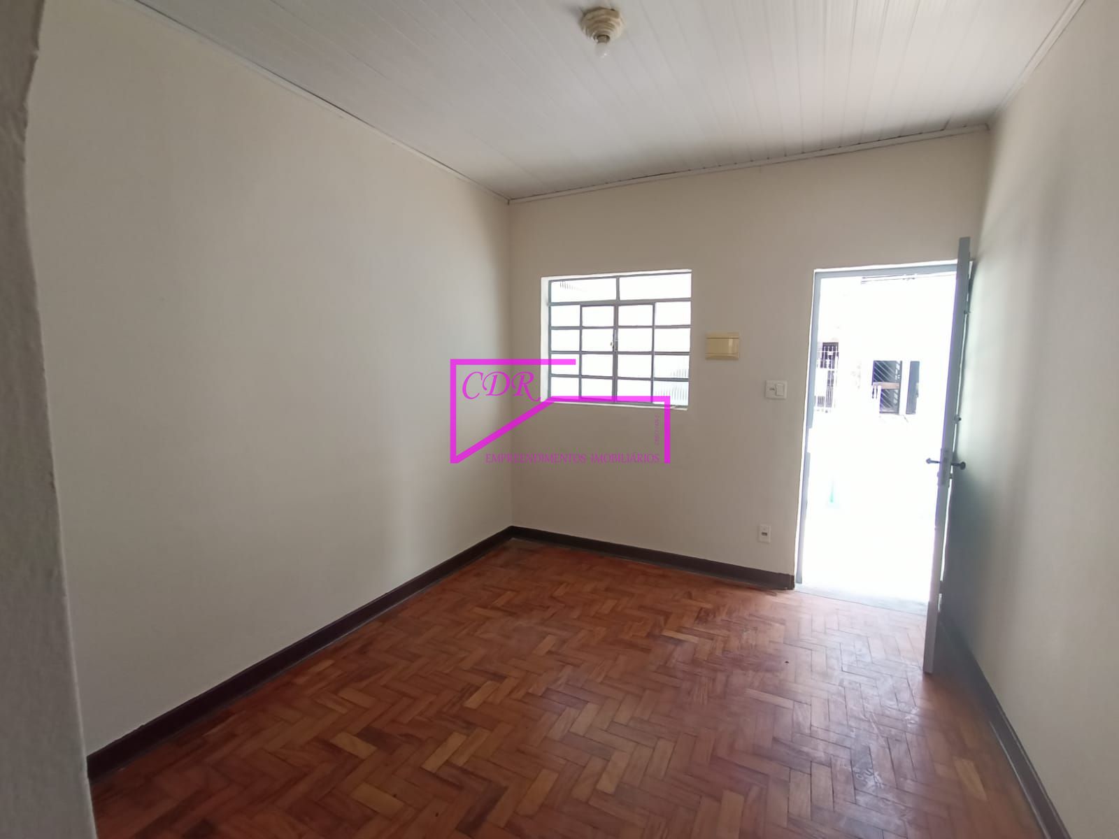 Casa para alugar com 2 quartos, 80m² - Foto 1