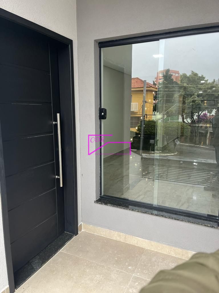 Sobrado à venda com 3 quartos, 237m² - Foto 1