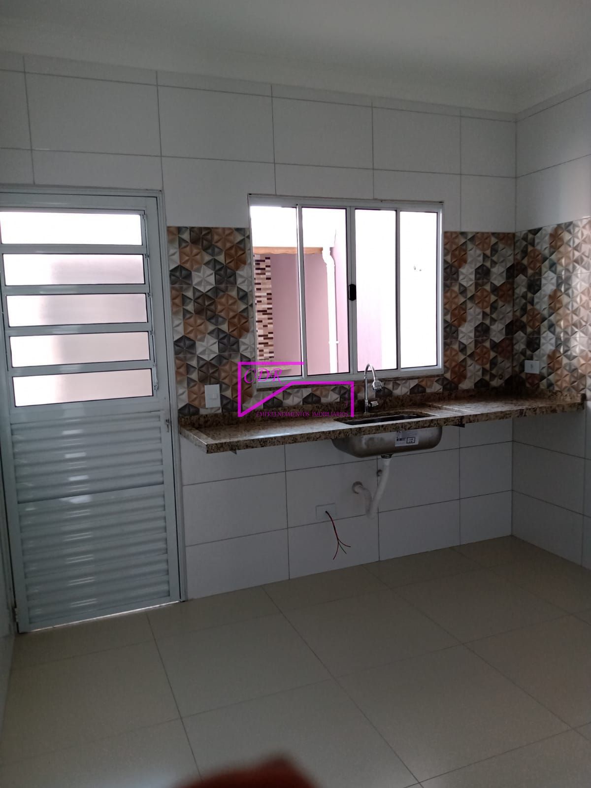 Sobrado à venda com 3 quartos, 100m² - Foto 3