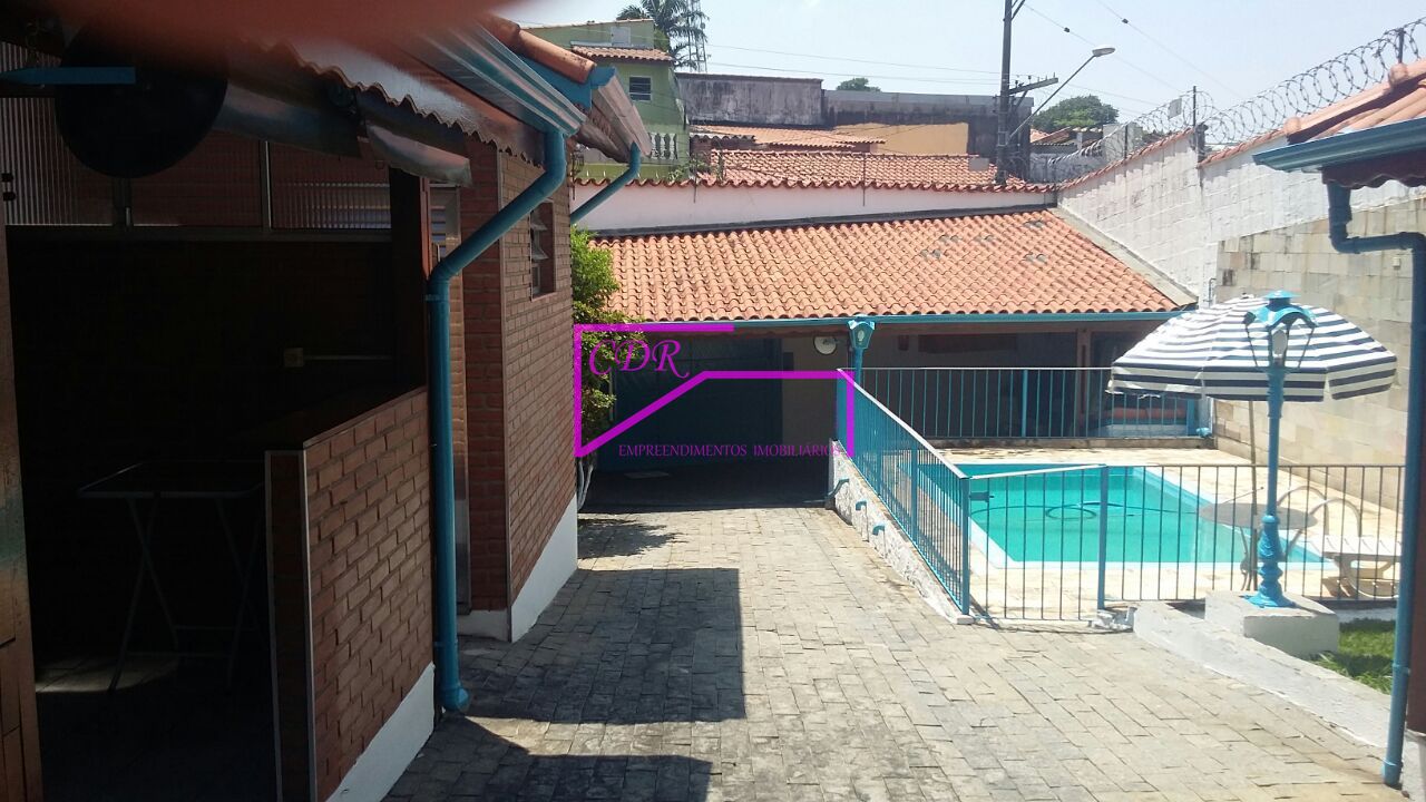 Casa à venda com 2 quartos, 248m² - Foto 1