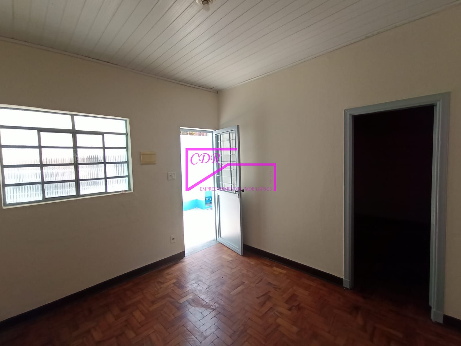 Casa para alugar com 2 quartos, 80m² - Foto 2