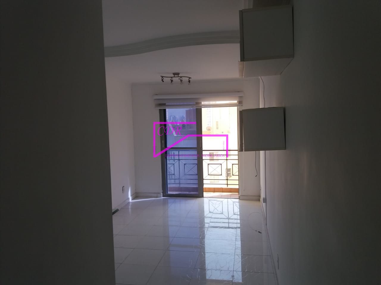 Apartamento à venda com 2 quartos, 65m² - Foto 3