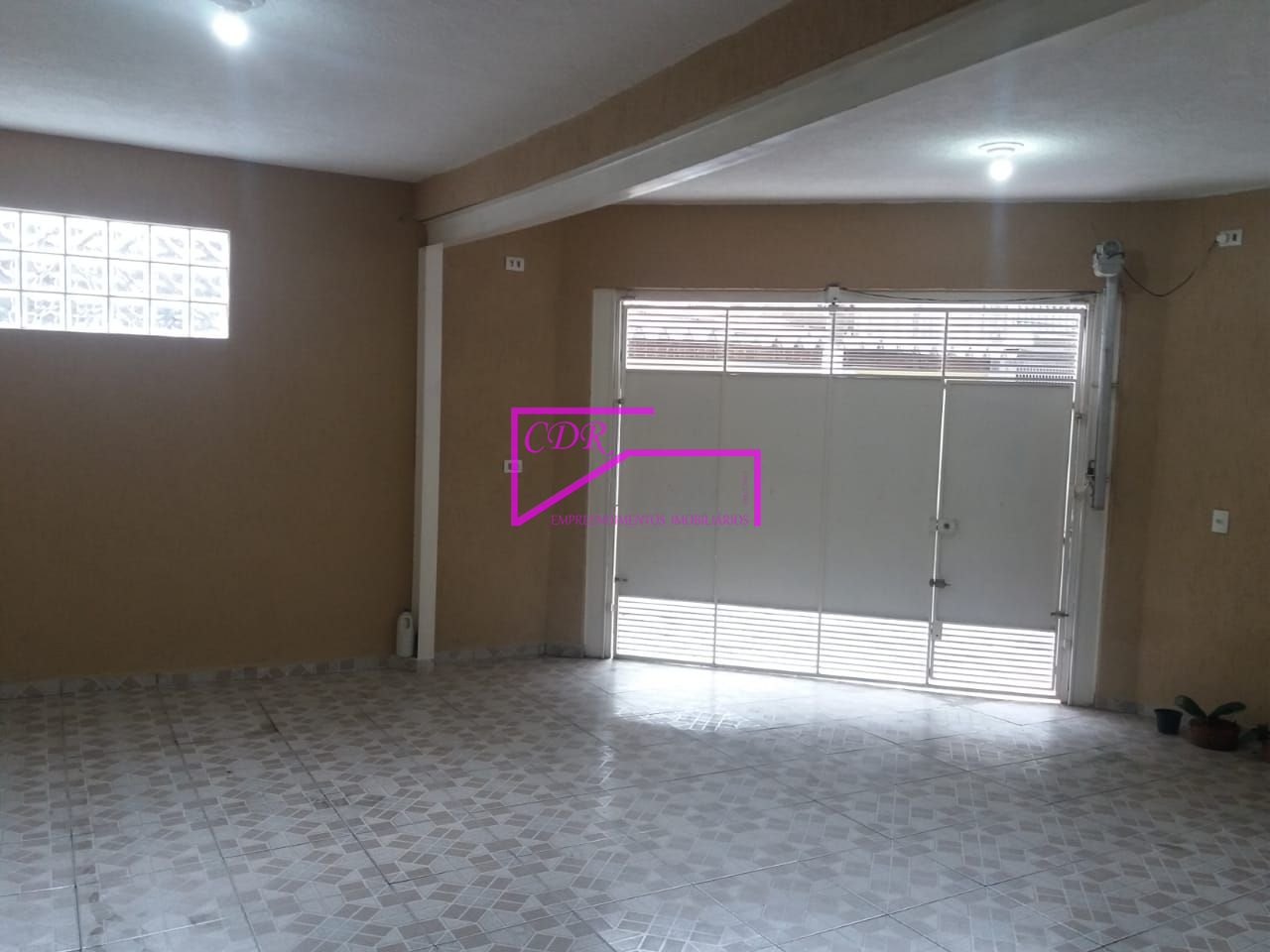 Sobrado à venda com 3 quartos, 400m² - Foto 1