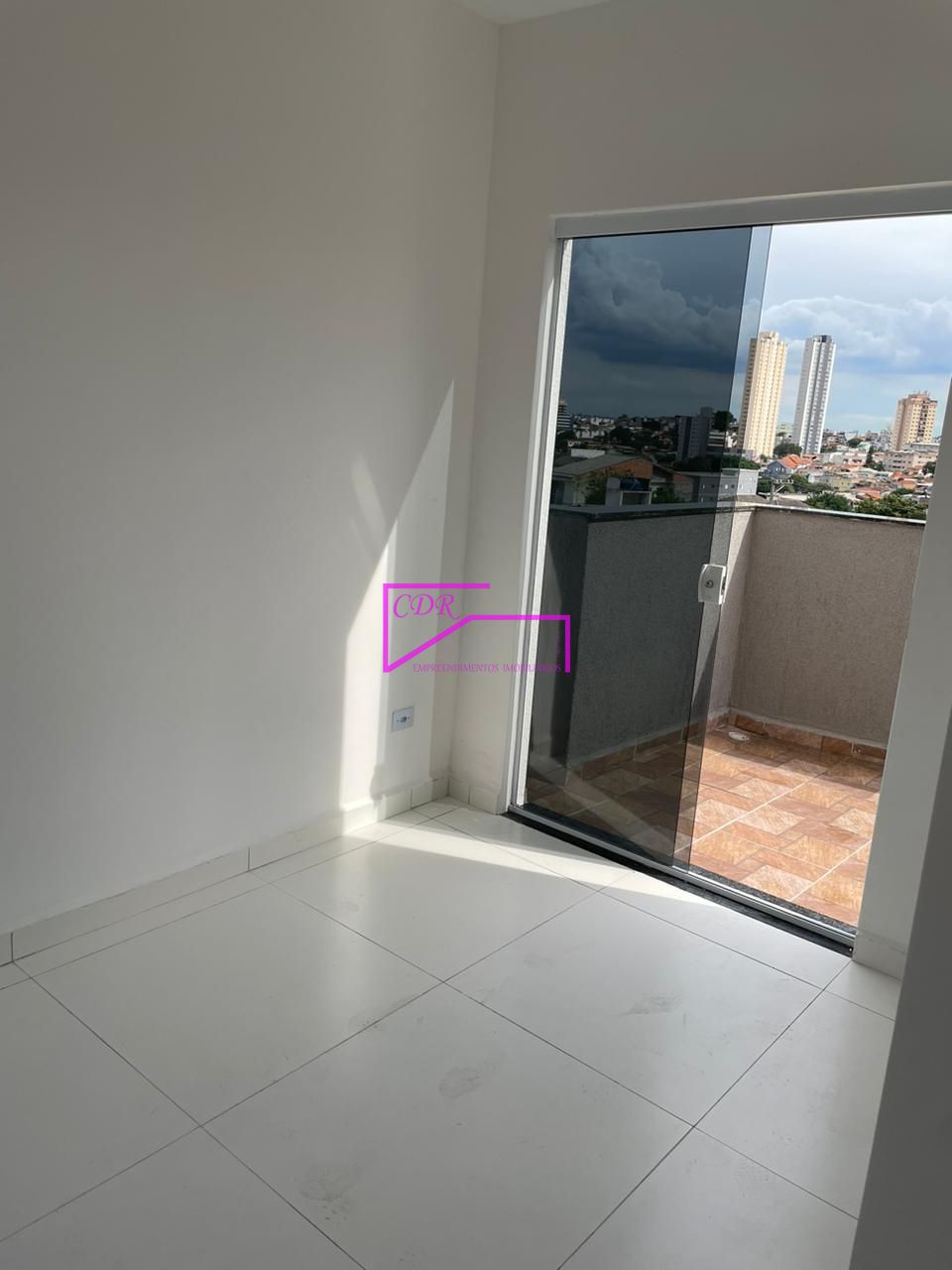 Apartamento à venda com 1 quarto, 70m² - Foto 2