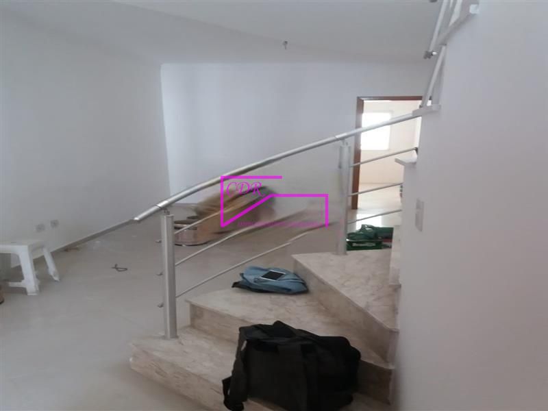 Sobrado à venda com 3 quartos, 100m² - Foto 2