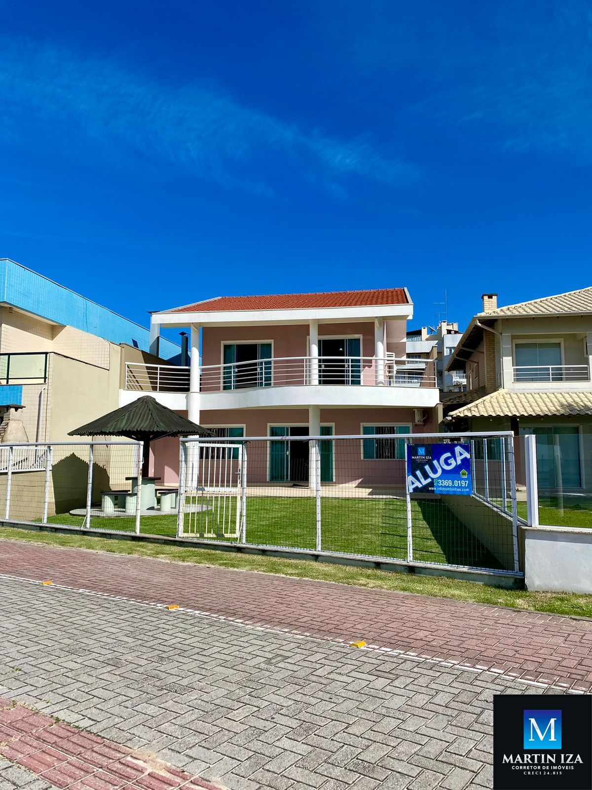 Casa para alugar  no Bombas - Bombinhas, SC. Imveis